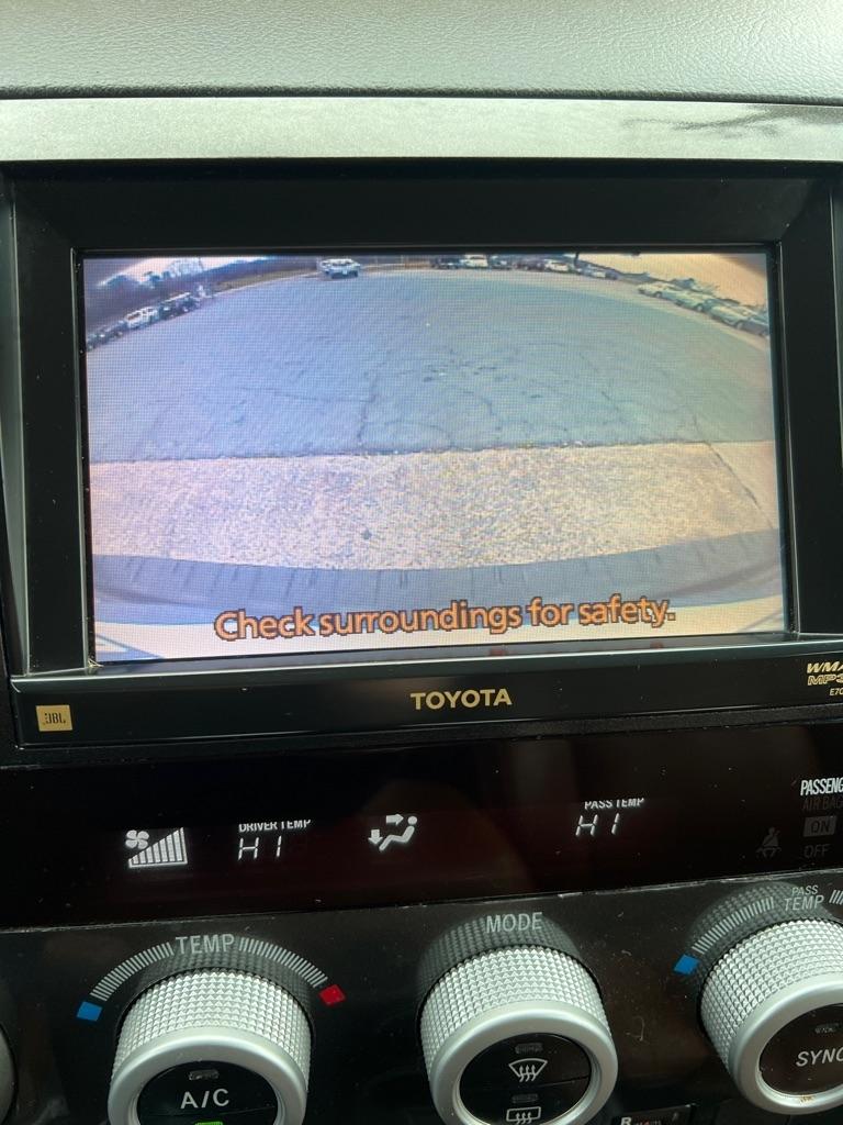 Toyota Sequoia Plantium 2WD 2010