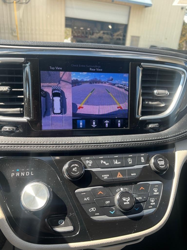 Chrysler Pacifica  2017