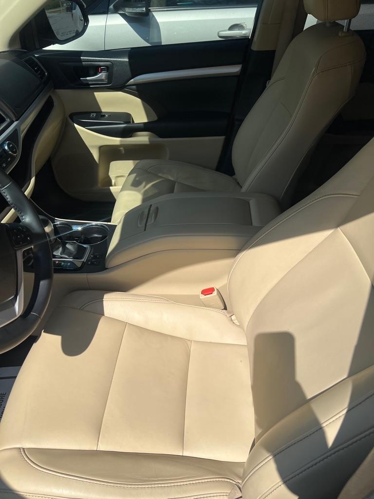 Toyota Highlander XLE FWD V6 2017