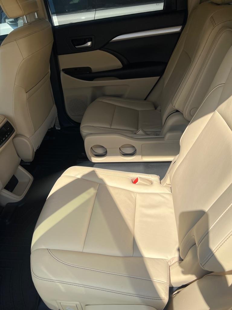 Toyota Highlander XLE FWD V6 2017