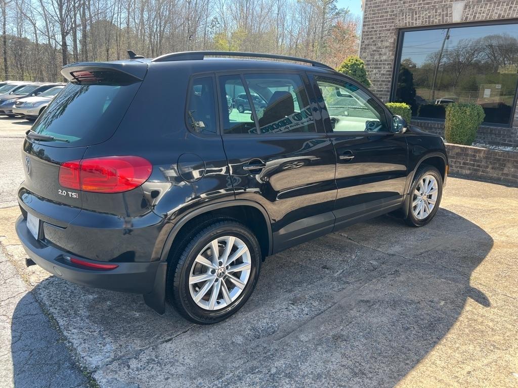 Volkswagen Tiguan S 2015