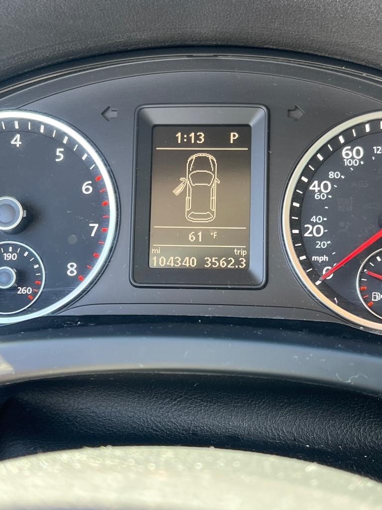 Volkswagen Tiguan S 2015