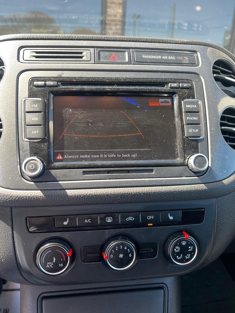 Volkswagen Tiguan S 2015