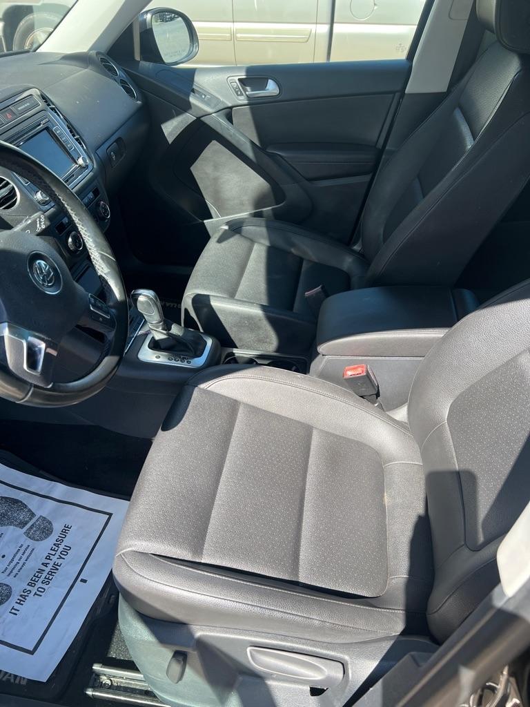 Volkswagen Tiguan S 2015