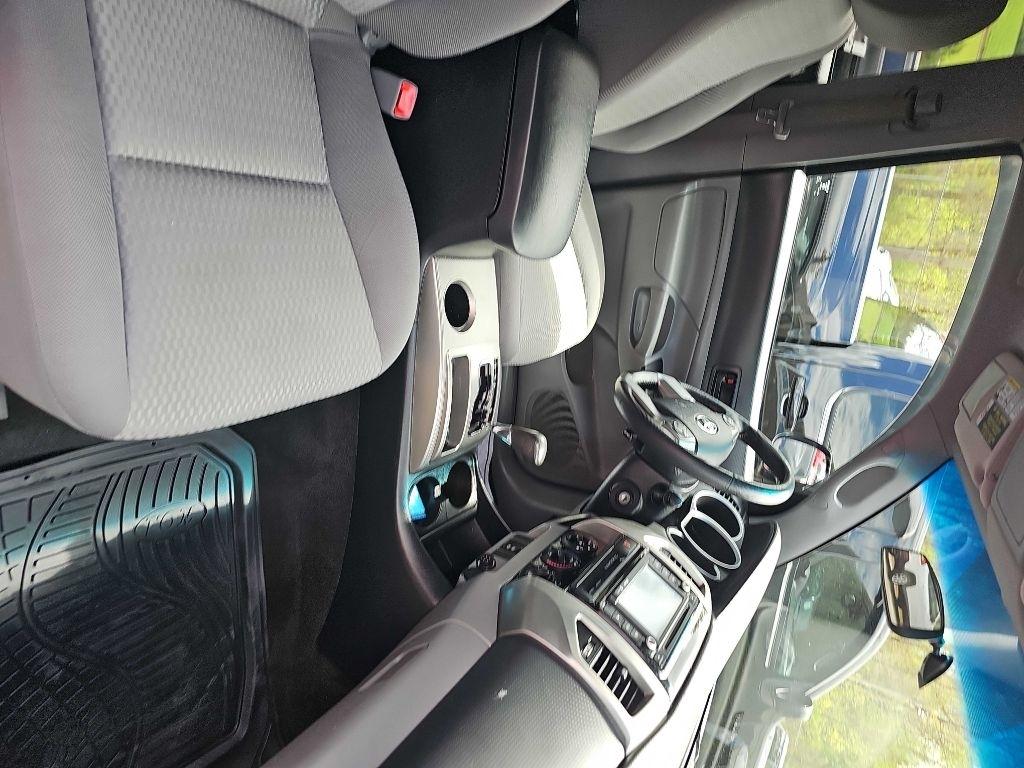 Toyota Tacoma PreRunner Double Cab V6 5AT 2WD 2015