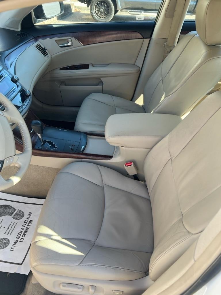 Toyota Avalon Base 2011