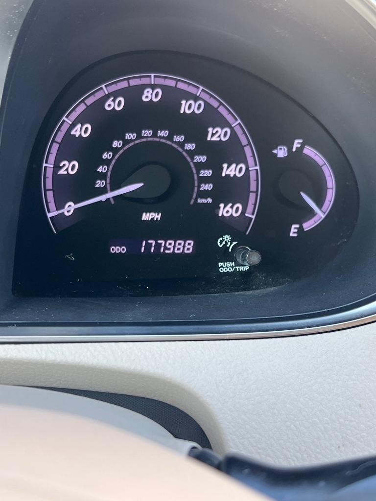 Toyota Avalon Base 2011