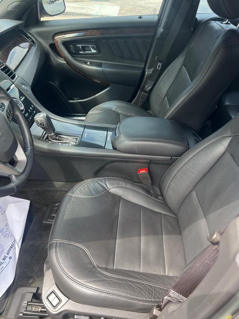 Ford Taurus Limited FWD 2014