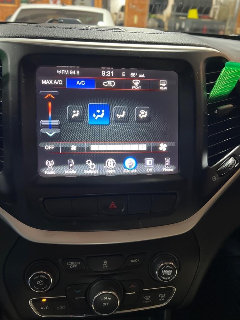 Jeep Cherokee Latitude FWD 2015