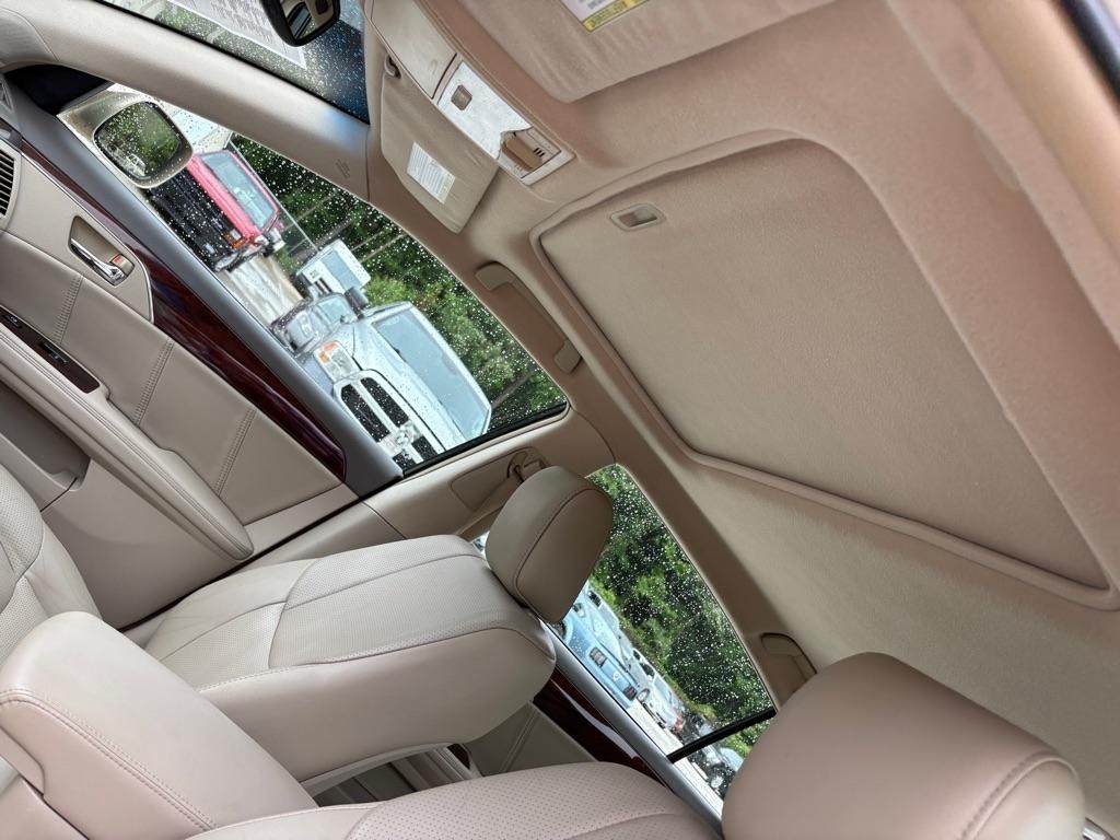 Toyota Avalon XL 2010