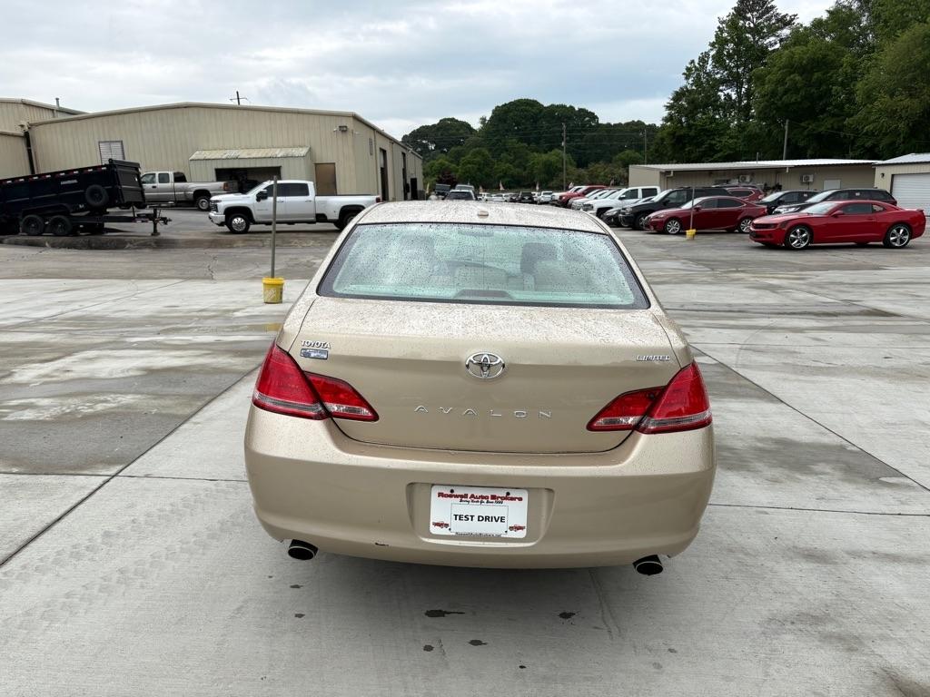 Toyota Avalon XL 2010