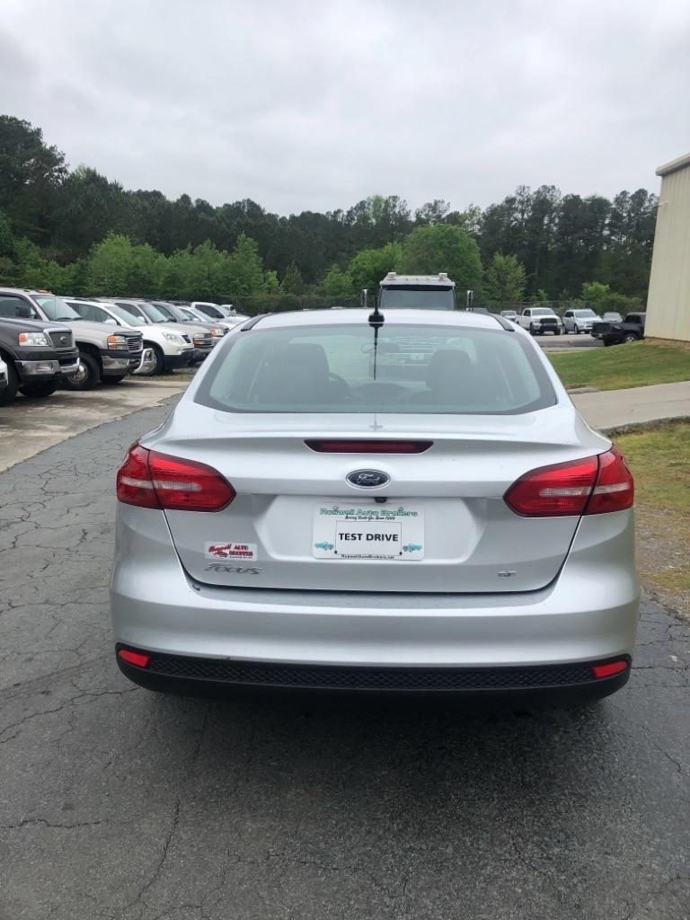 Ford Focus SE Sedan 2017