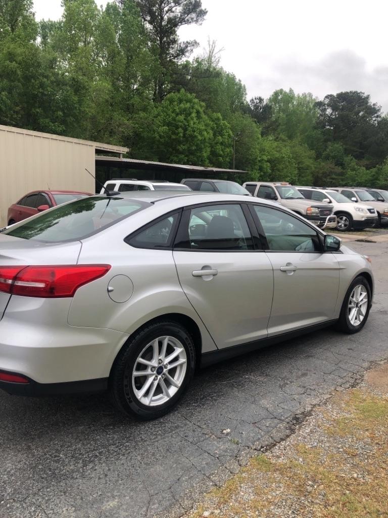Ford Focus SE Sedan 2017