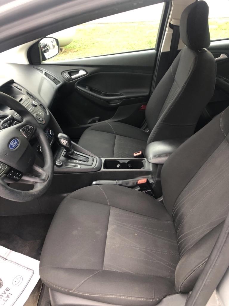 Ford Focus SE Sedan 2017
