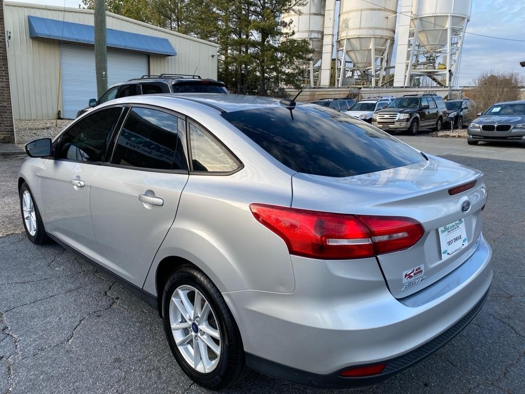 Ford Focus SE Sedan 2017
