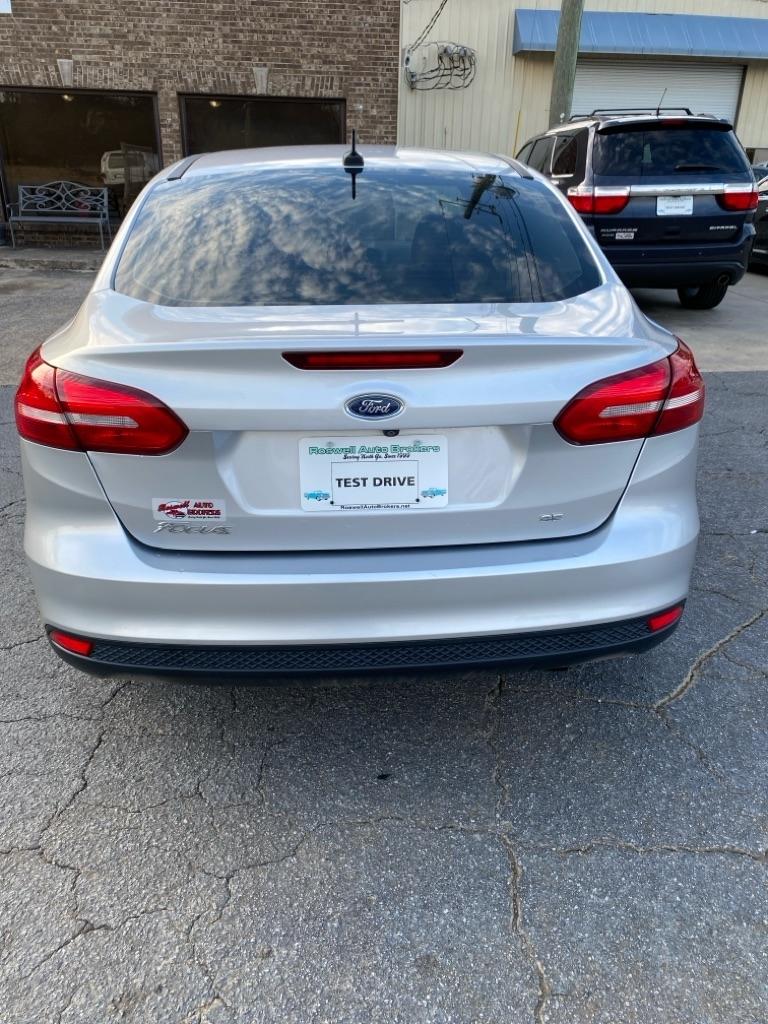 Ford Focus SE Sedan 2017