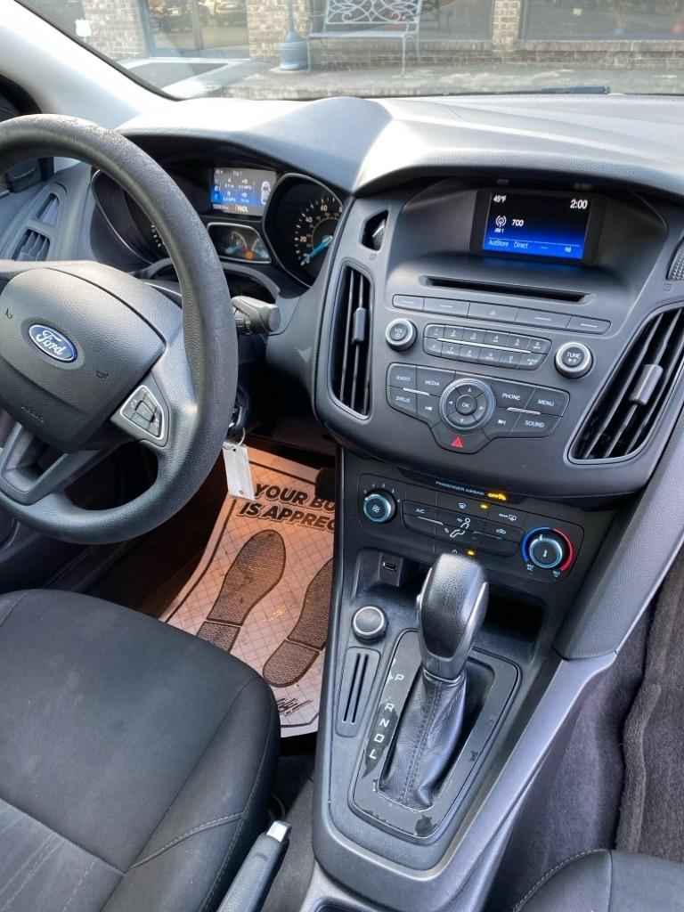 Ford Focus SE Sedan 2017