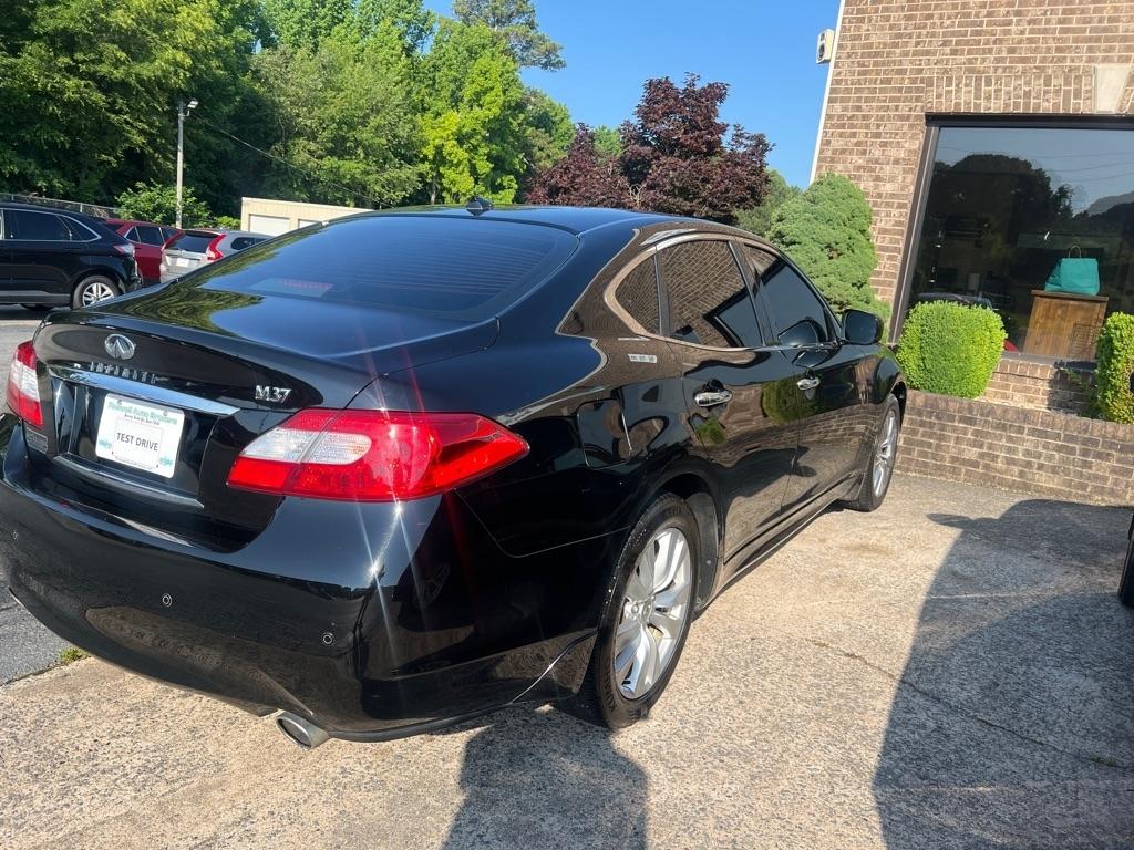 Infiniti M 37 2013