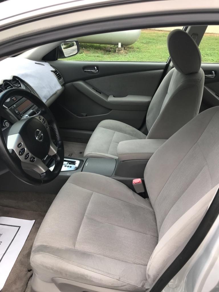 Nissan Altima  2012
