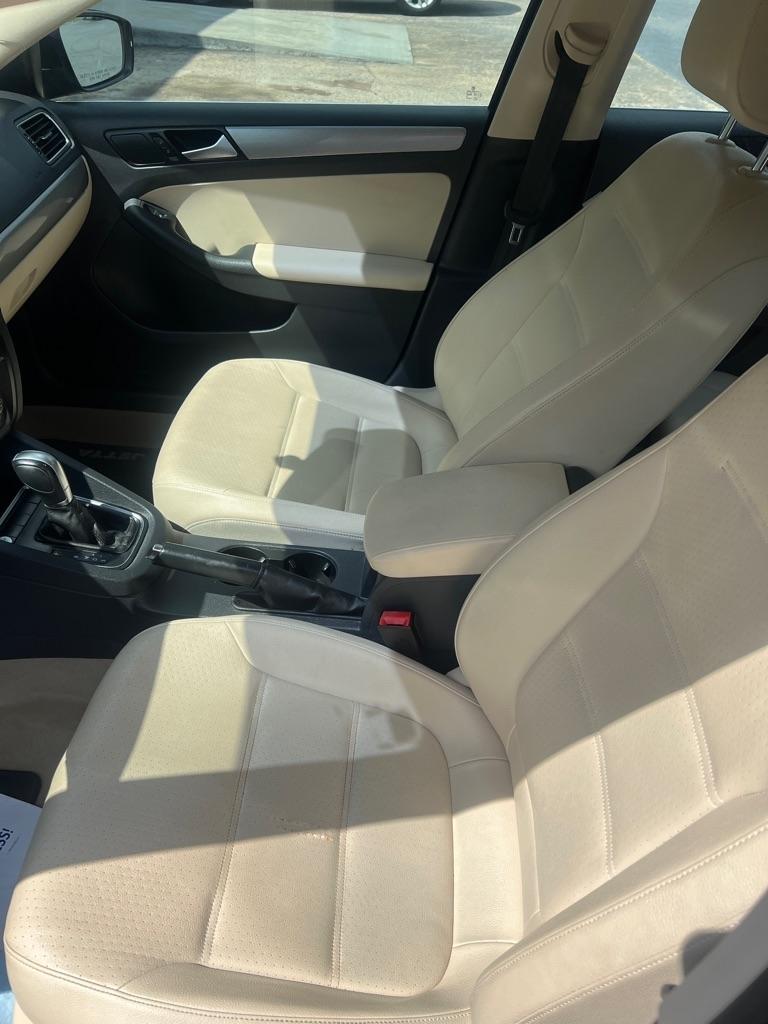 Volkswagen Jetta SE 6A 2016