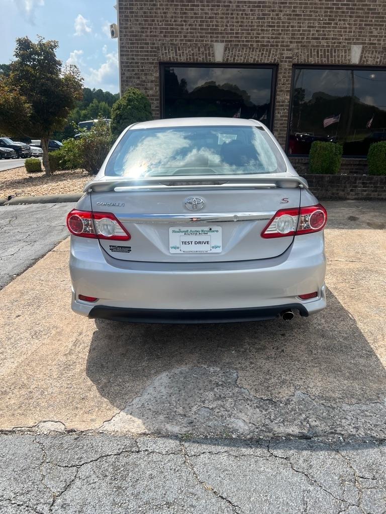Toyota Corolla L 5-Speed MT 2012