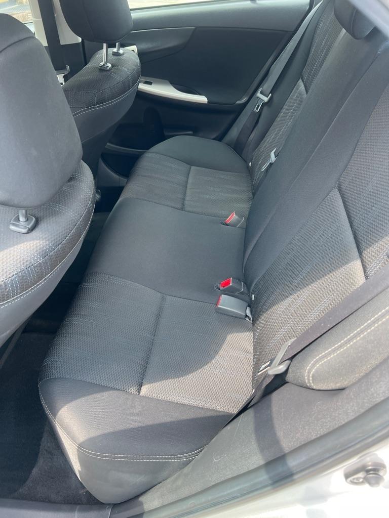 Toyota Corolla L 5-Speed MT 2012