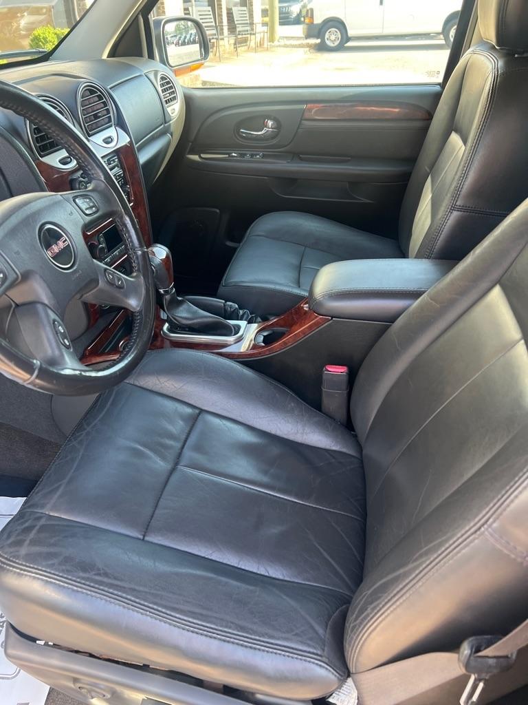 GMC Envoy SLE 2WD 2005