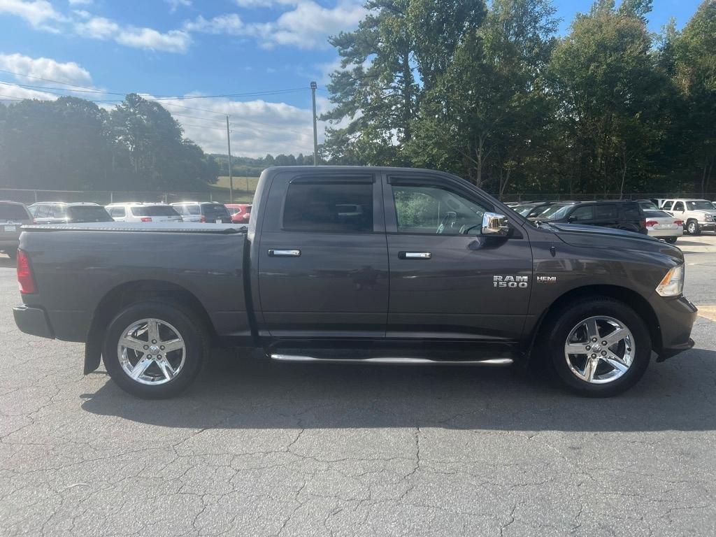 Dodge 1500 Tradesman/Express Crew Cab SWB 2WD 2014