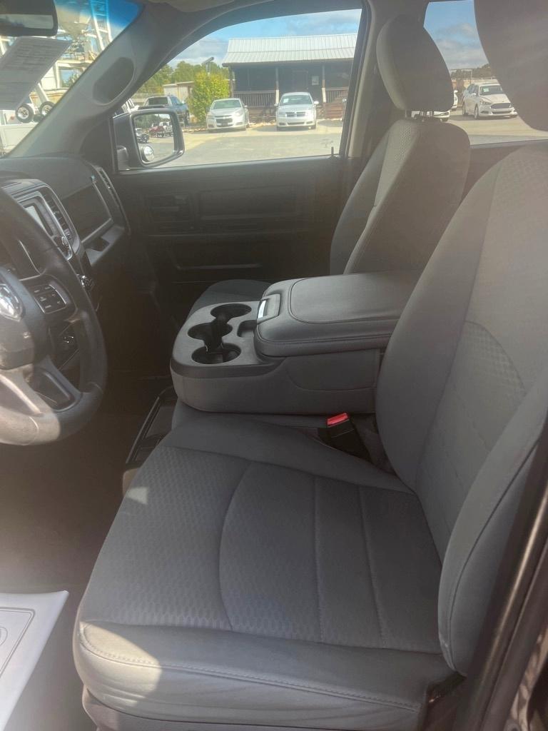 Dodge 1500 Tradesman/Express Crew Cab SWB 2WD 2014