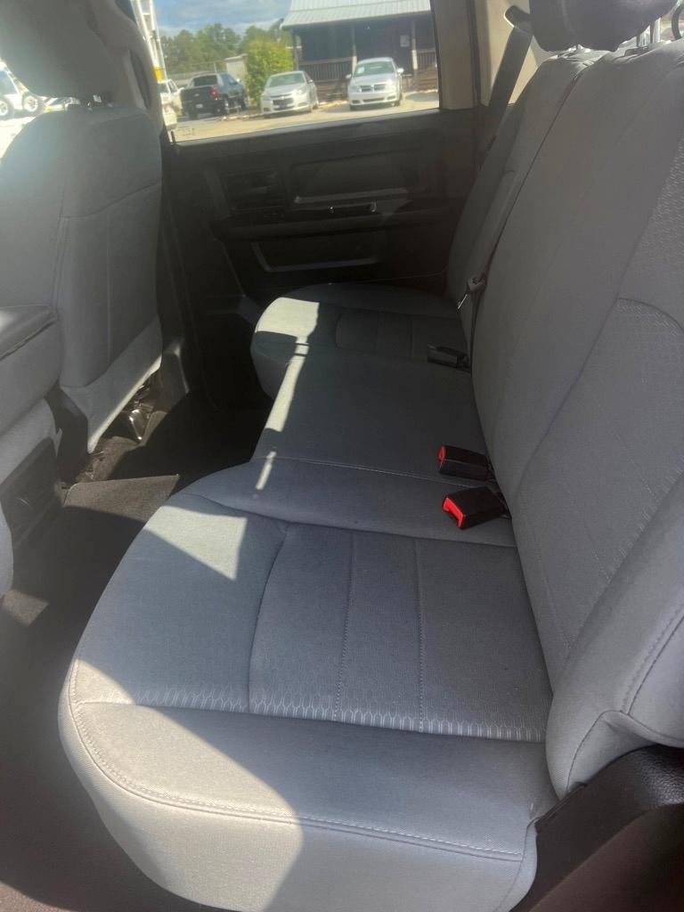 Dodge 1500 Tradesman/Express Crew Cab SWB 2WD 2014