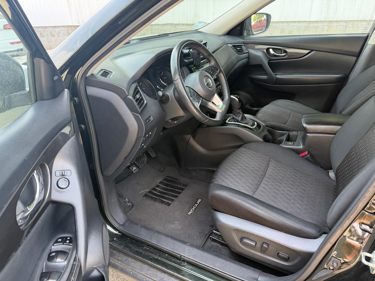 Nissan Rogue  2020