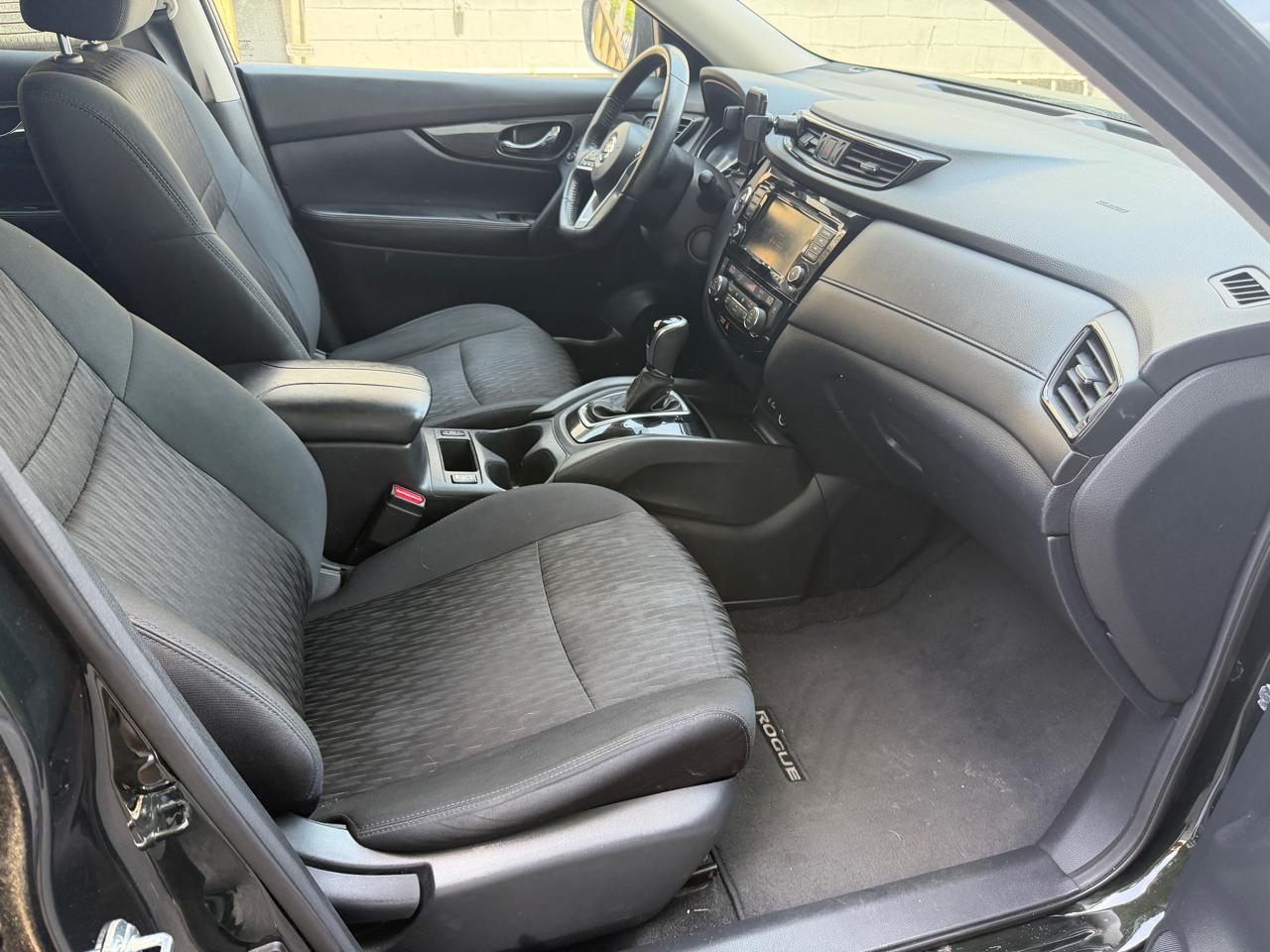 Nissan Rogue  2020