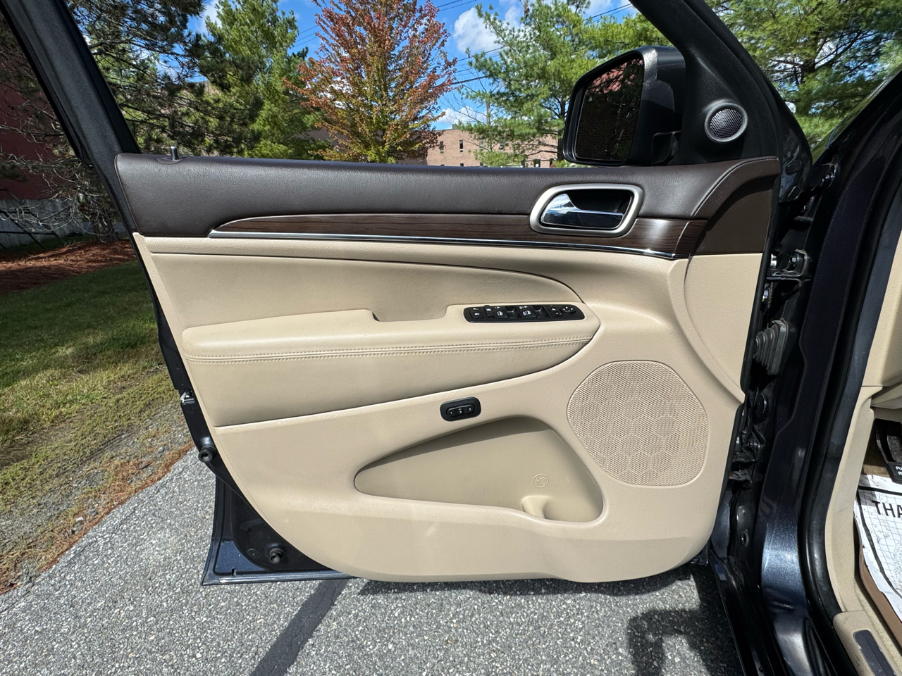2014 Jeep Grand Cherokee Overland photo 9