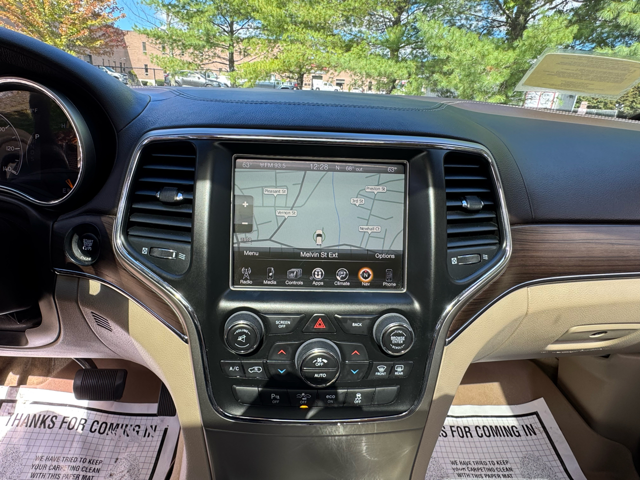 2014 Jeep Grand Cherokee Overland photo 11