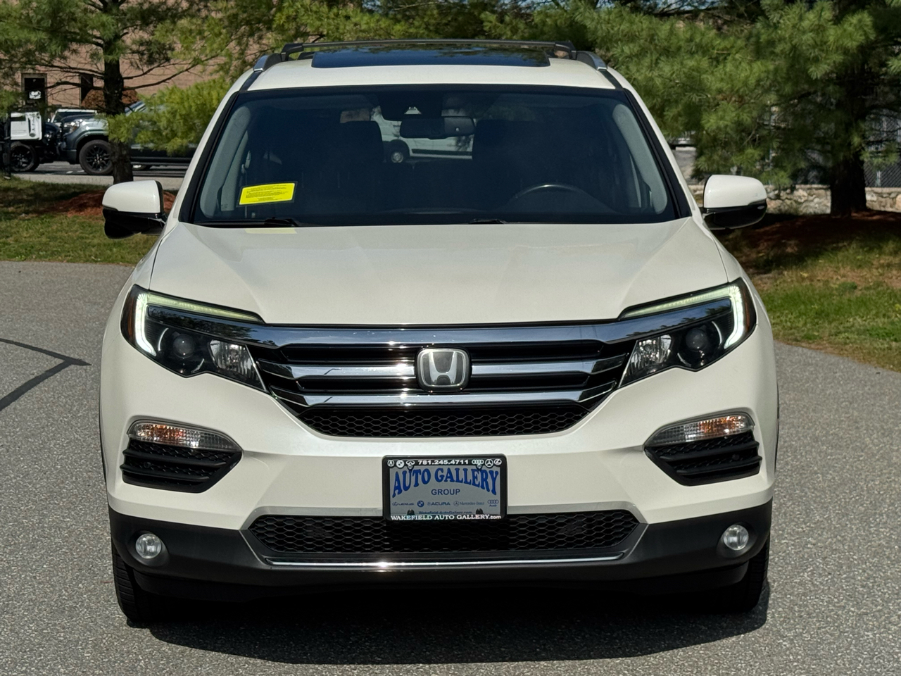 2017 Honda Pilot Touring photo 2