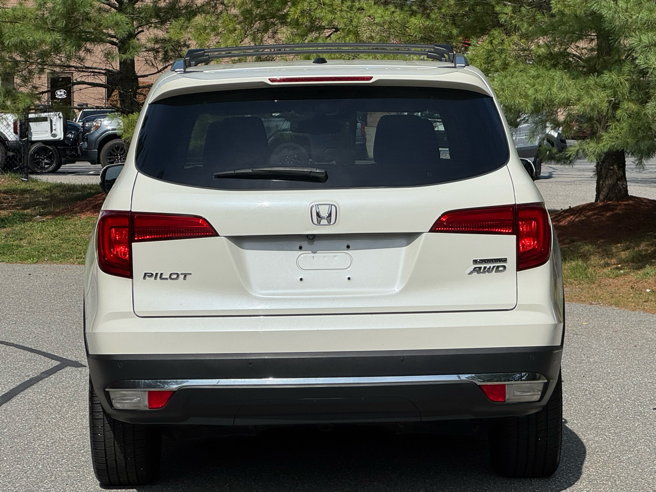 2017 Honda Pilot Touring photo 4