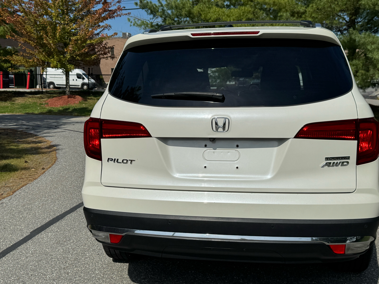 2017 Honda Pilot Touring photo 26