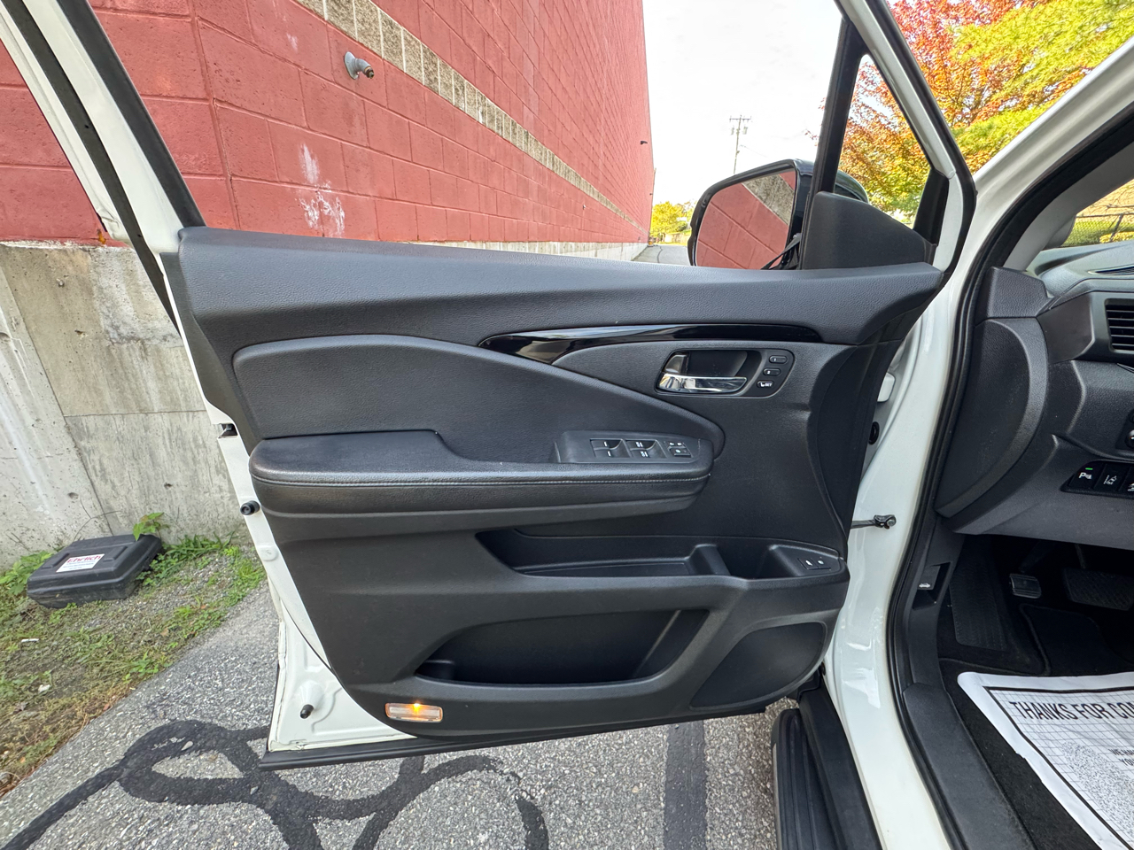 2017 Honda Pilot Touring photo 16