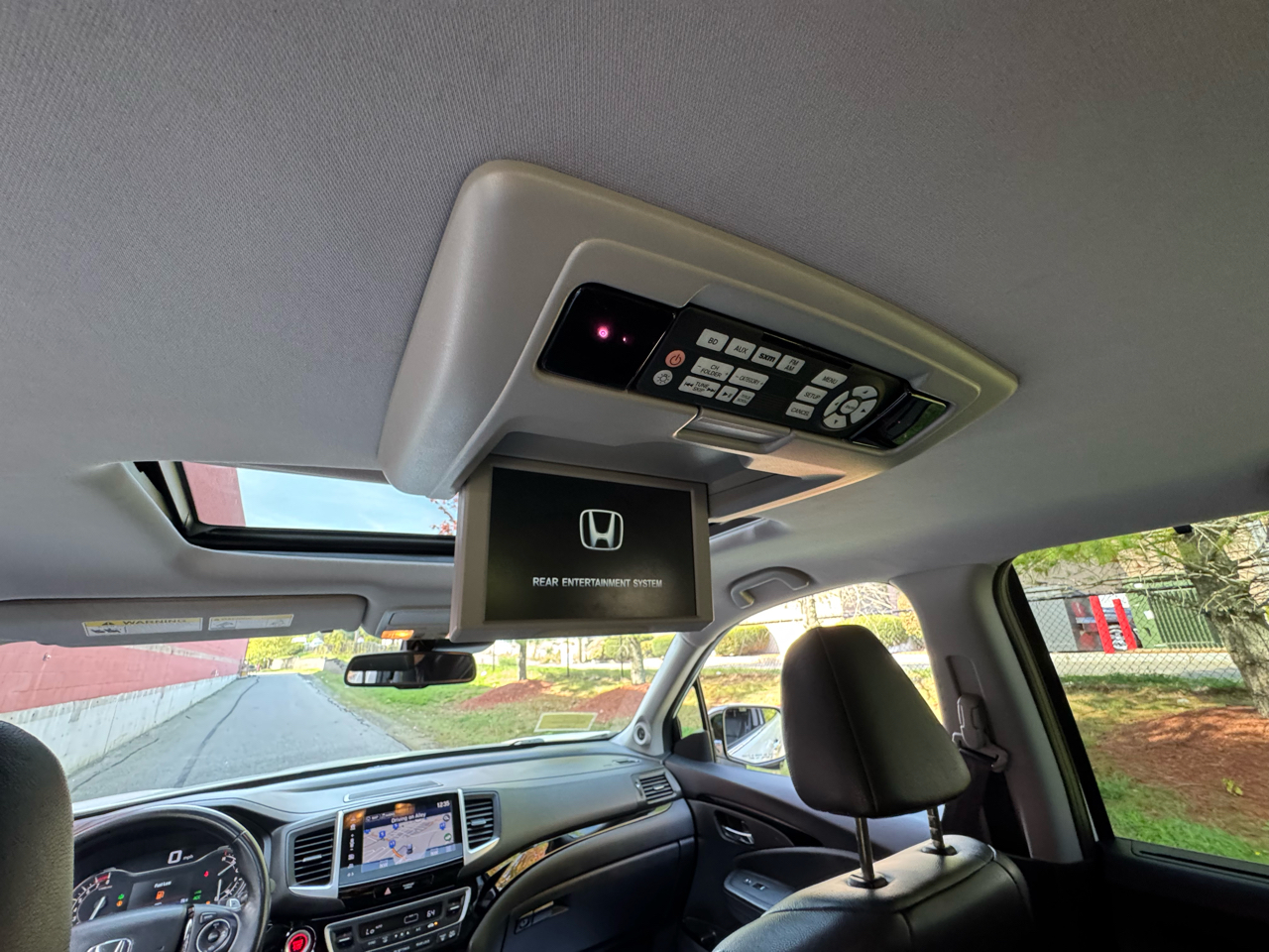 2017 Honda Pilot Touring photo 8
