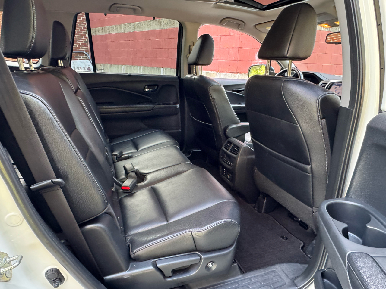 2017 Honda Pilot Touring photo 13