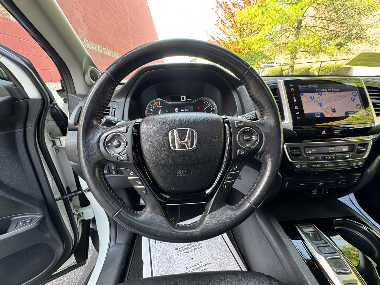 2017 Honda Pilot Touring photo 17