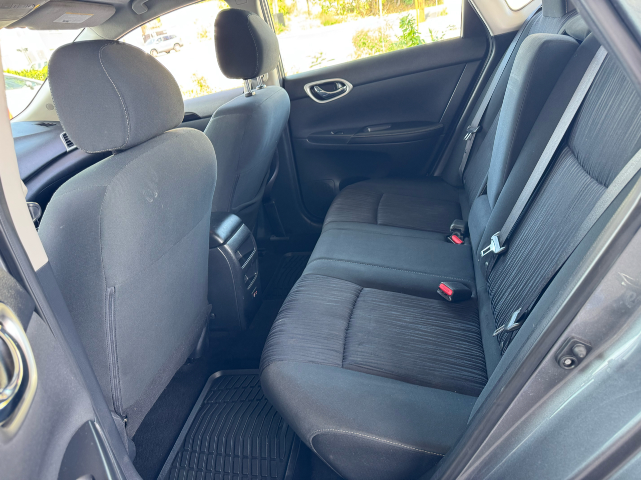 2019 Nissan Sentra SV photo 2
