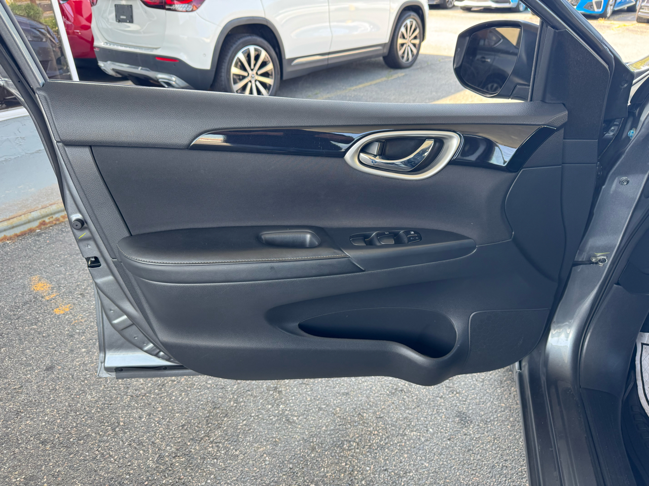 2019 Nissan Sentra SV photo 3