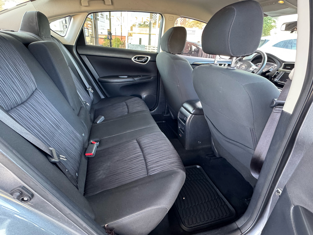2019 Nissan Sentra SV photo 5