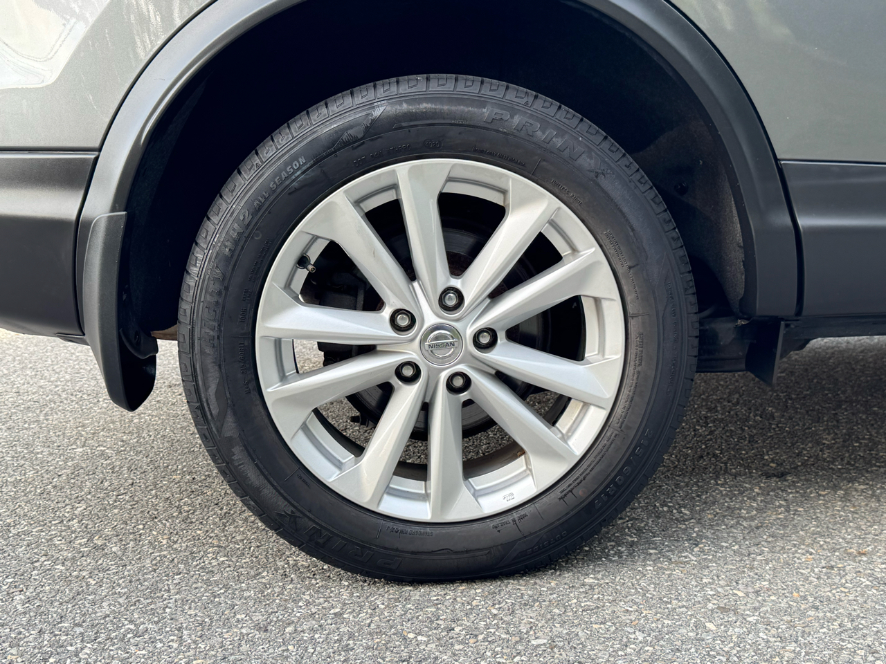 2018 Nissan Rogue Sport SV photo 18