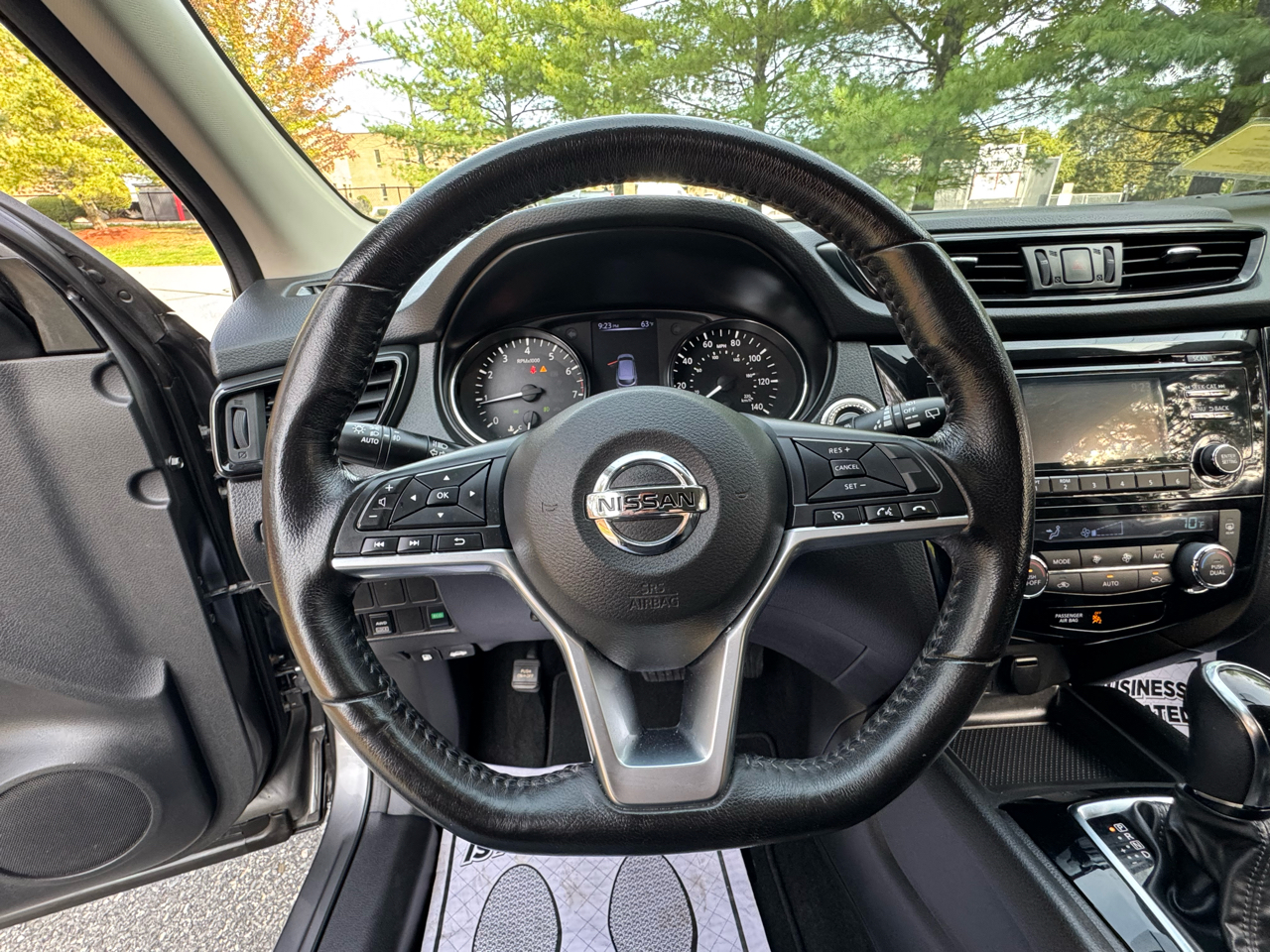 2018 Nissan Rogue Sport SV photo 12