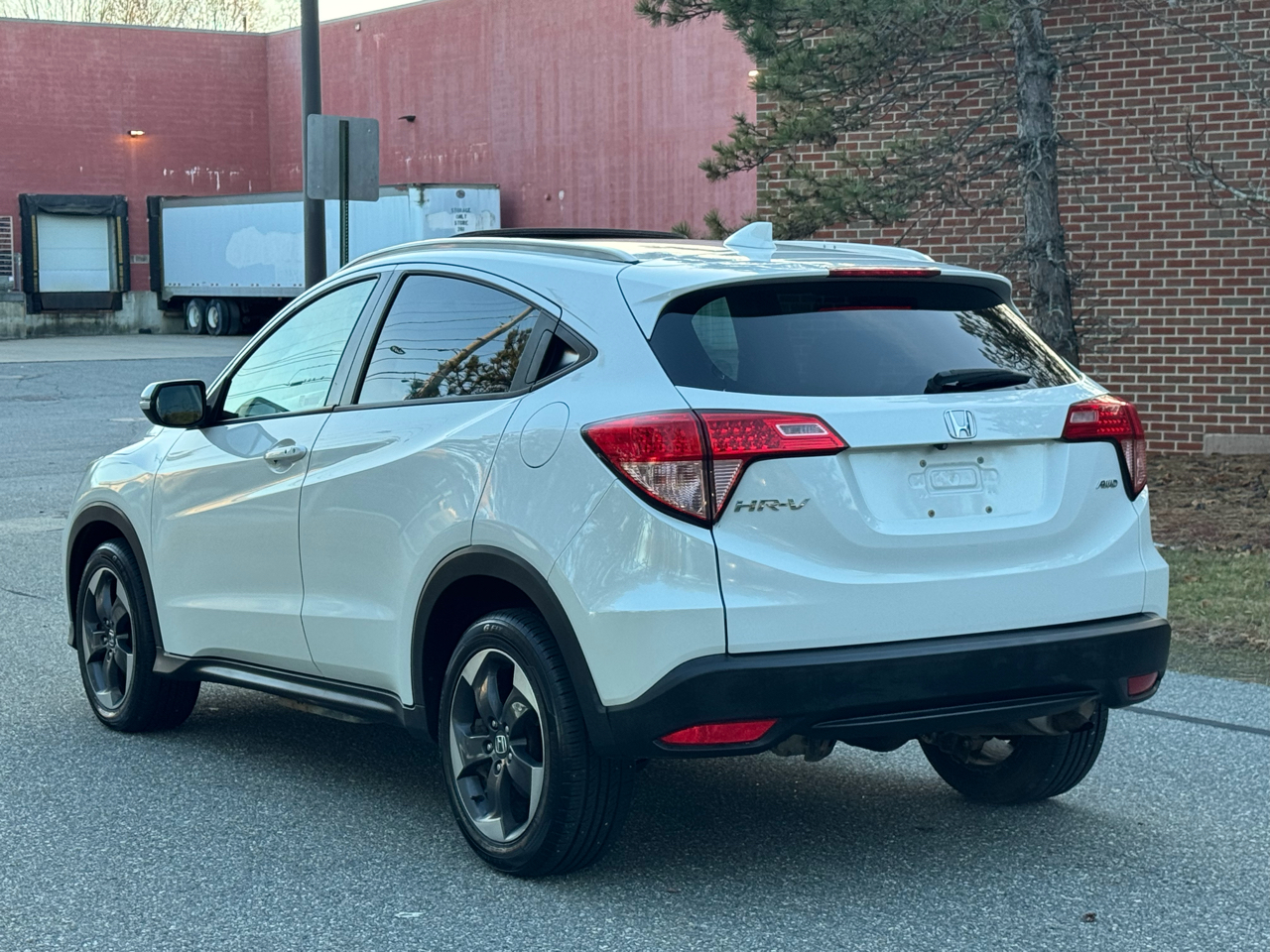 2018 Honda HR-V EX-L photo 3