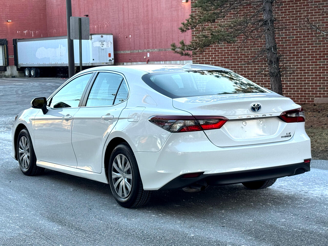 Toyota Camry Hybrid LE CVT (Natl) 2023