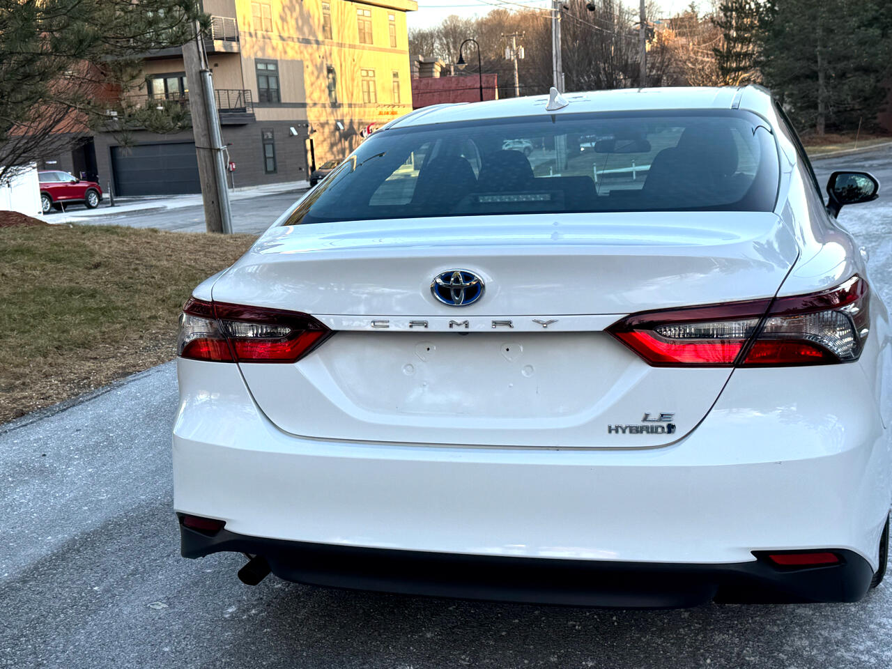 Toyota Camry Hybrid LE CVT (Natl) 2023