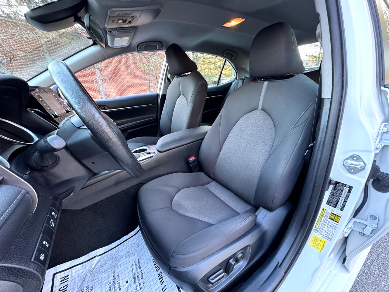 Toyota Camry Hybrid LE CVT (Natl) 2023